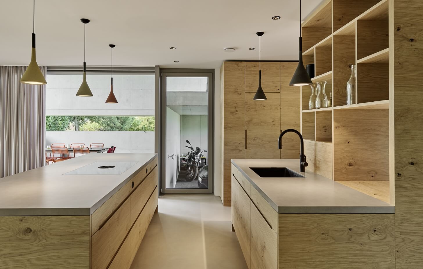 Eiche, Beton und viel Licht